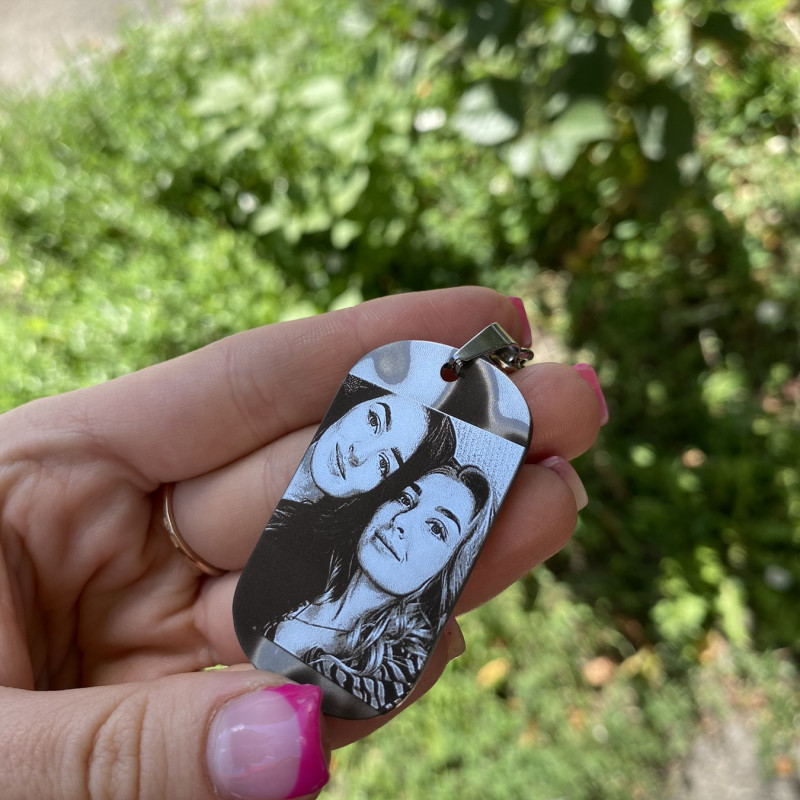 Брелок з гравіюванням фото і напису в подарунковій коробці