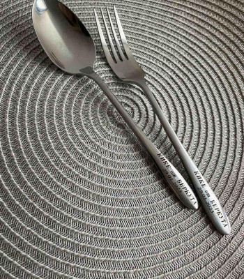 День Закоханих Парний подарунок. Столові прибори з гравіюванням на замовлення. Якість!!