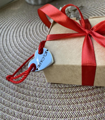 Браслет сердечко на мотузці. Подарунок для подруги, мами або сестрі