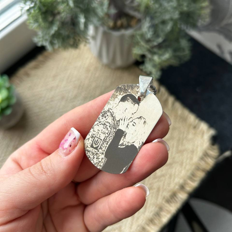 Срібний жетон великий з гравіюванням написів, фото